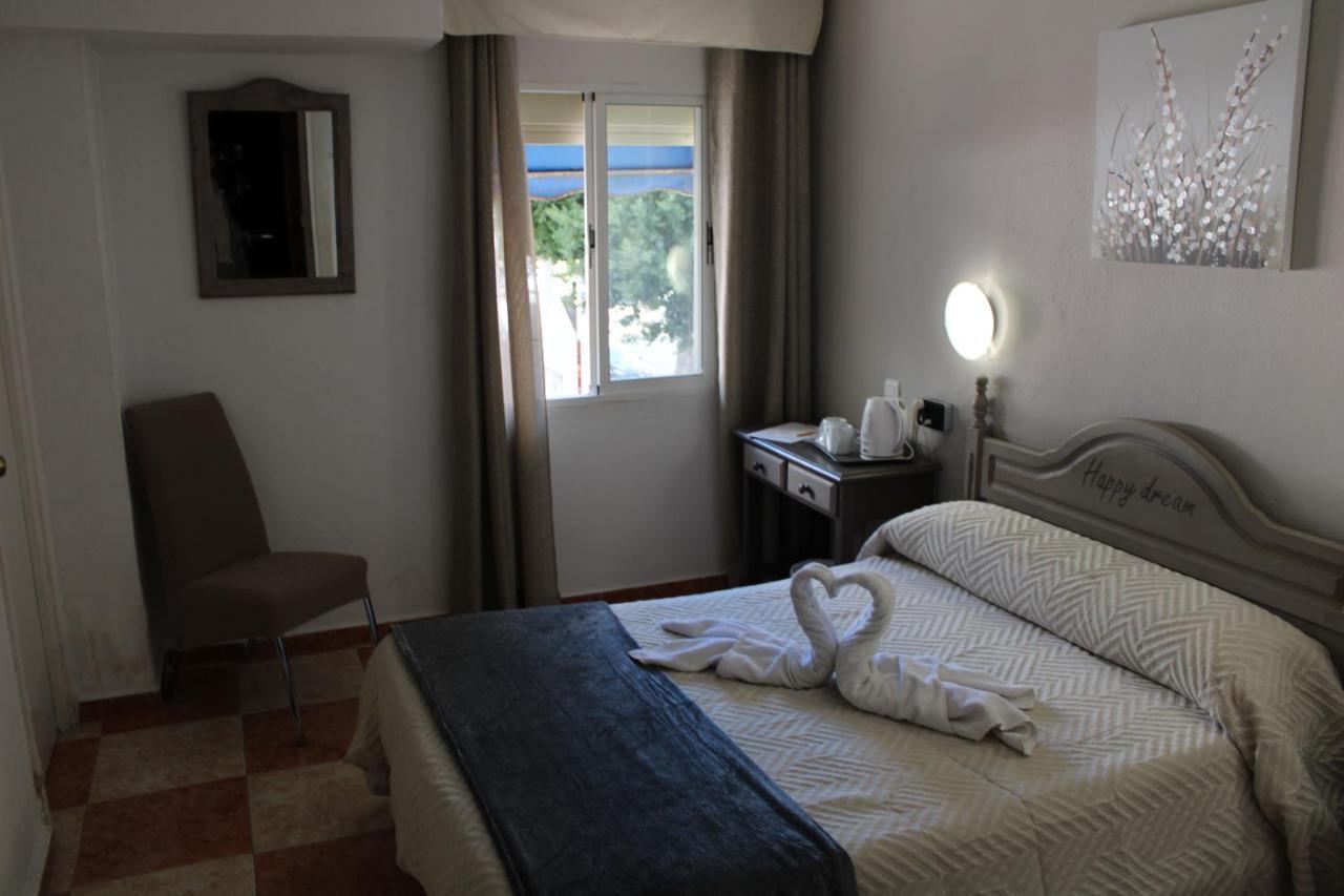Hotel Virgen Del Rocio II à Torremolinos Extérieur photo