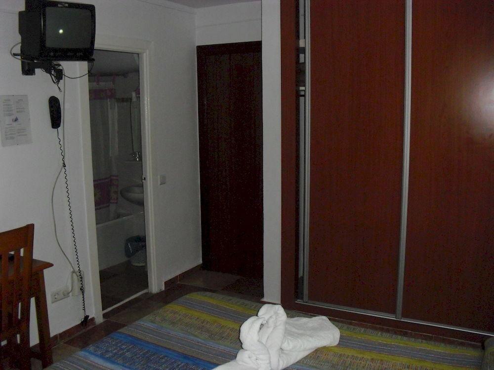 Hotel Virgen Del Rocio II à Torremolinos Extérieur photo