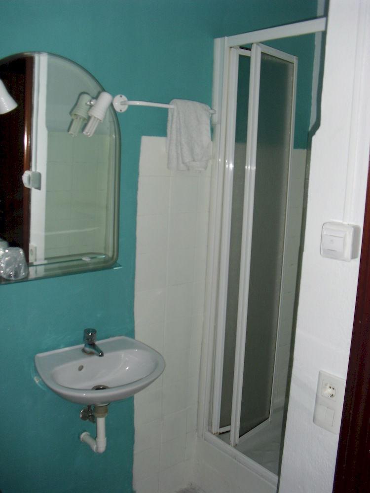 Hotel Virgen Del Rocio II à Torremolinos Extérieur photo