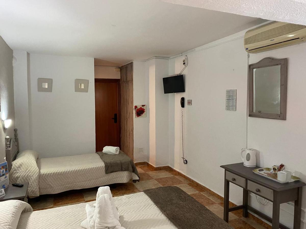 Hotel Virgen Del Rocio II à Torremolinos Extérieur photo