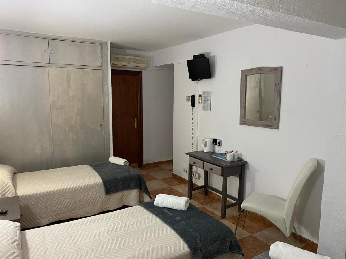 Hotel Virgen Del Rocio II à Torremolinos Extérieur photo