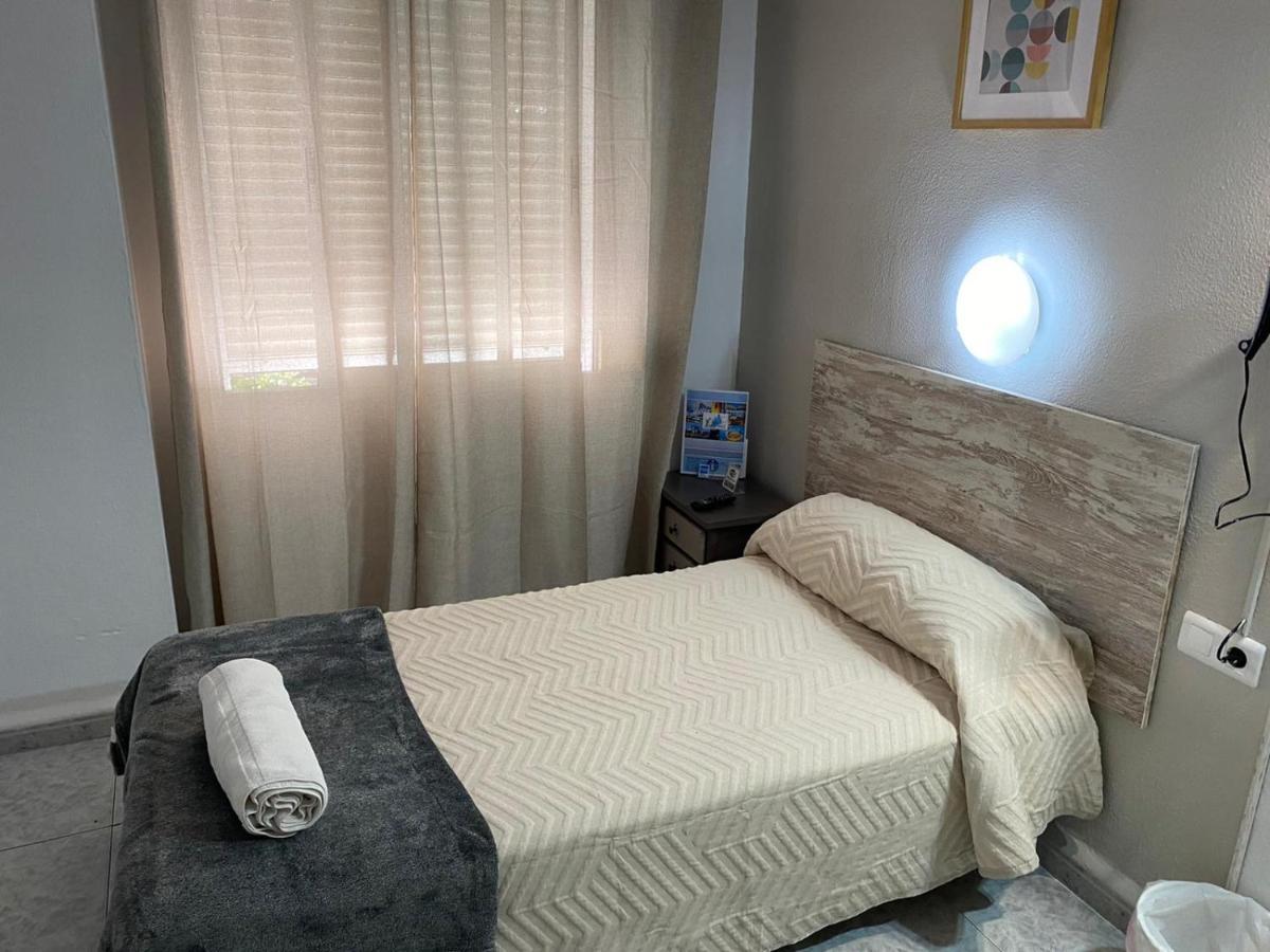 Hotel Virgen Del Rocio II à Torremolinos Extérieur photo