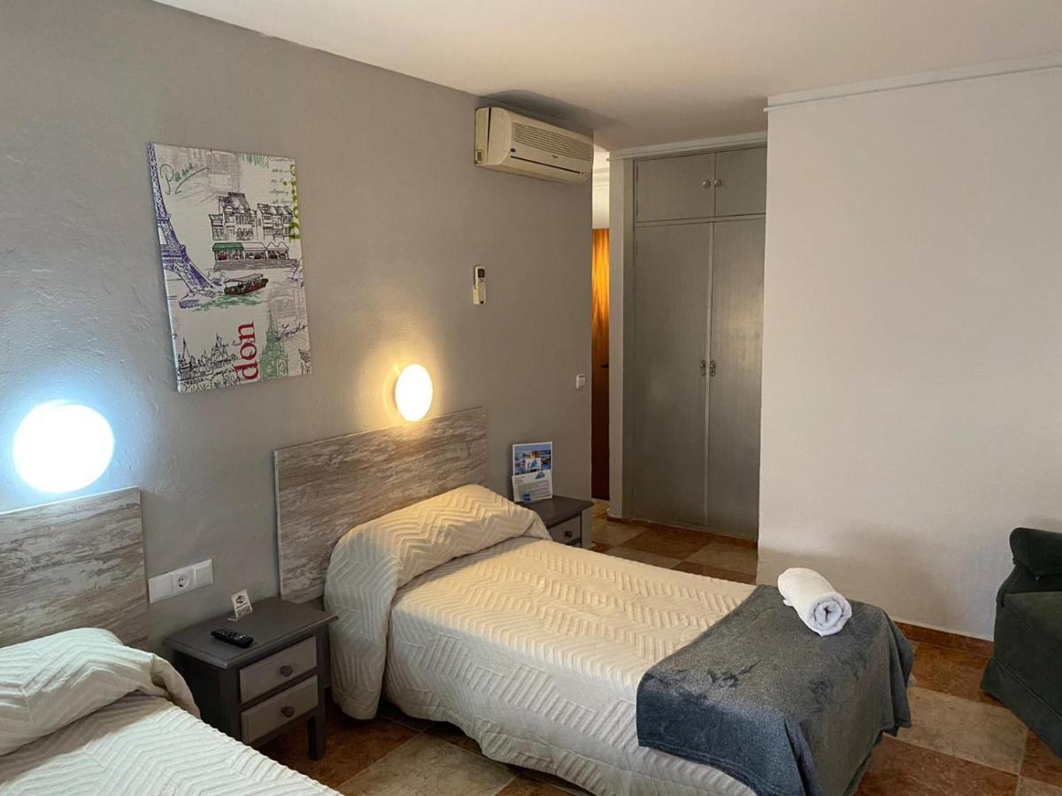 Hotel Virgen Del Rocio II à Torremolinos Extérieur photo