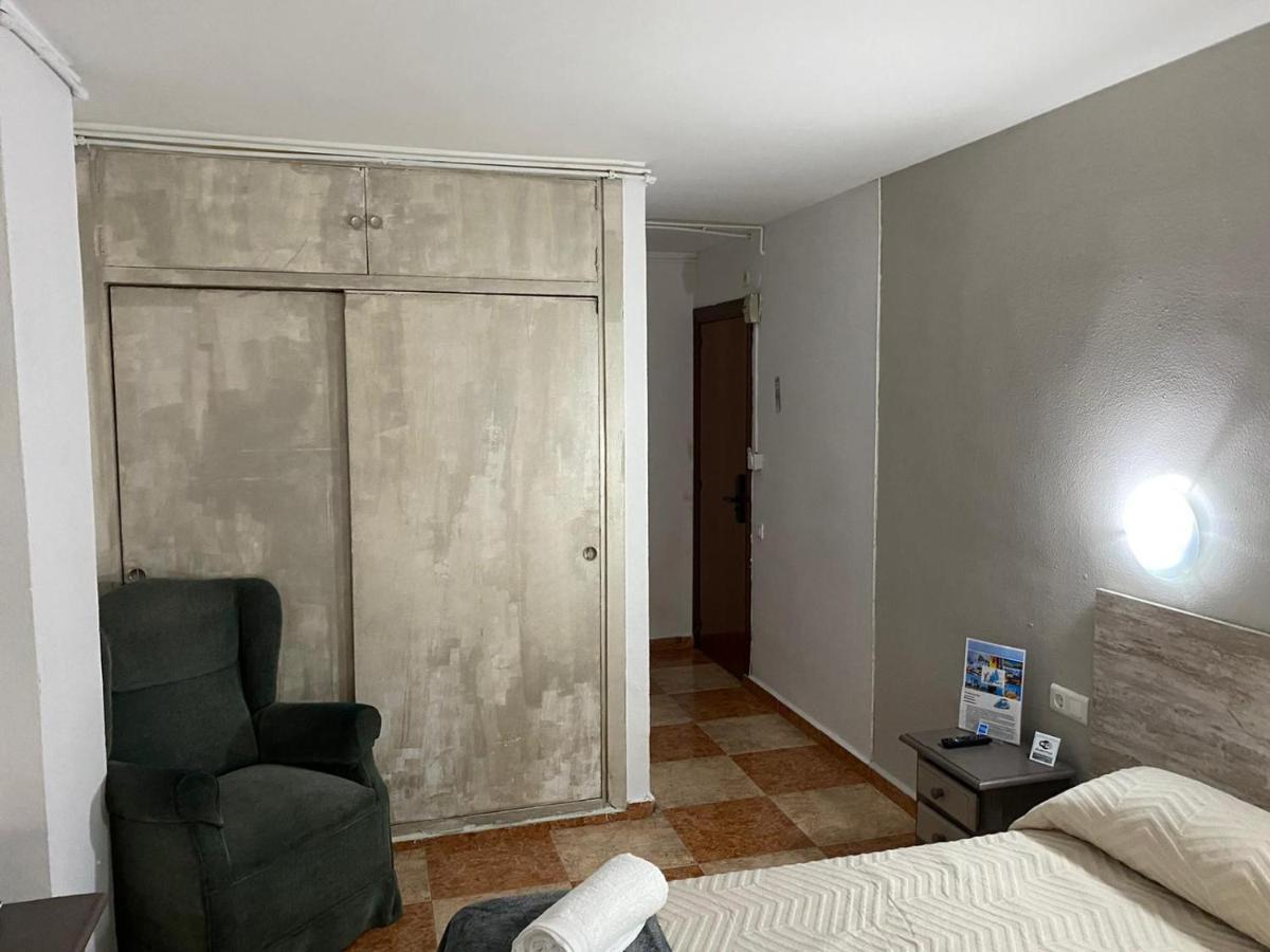 Hotel Virgen Del Rocio II à Torremolinos Extérieur photo