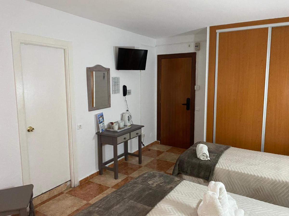 Hotel Virgen Del Rocio II à Torremolinos Extérieur photo